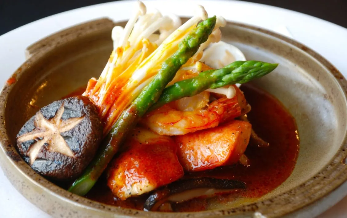 魚と野菜を煮込んだ海鮮の煮物